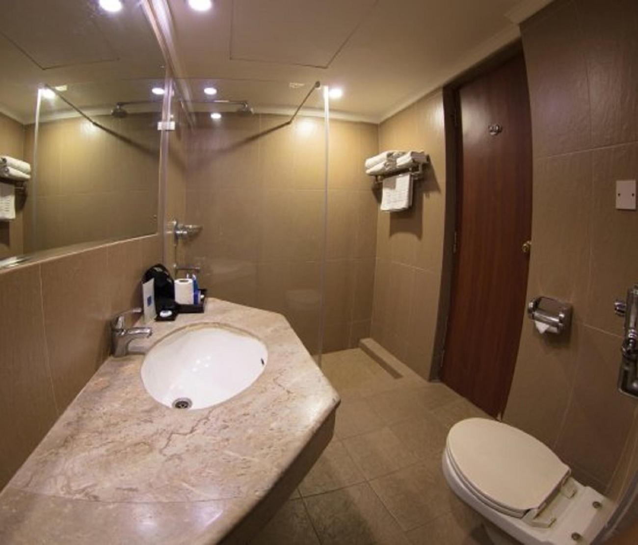 Hotel Tulip Near Delhi Airport Yeni Delhi Dış mekan fotoğraf
