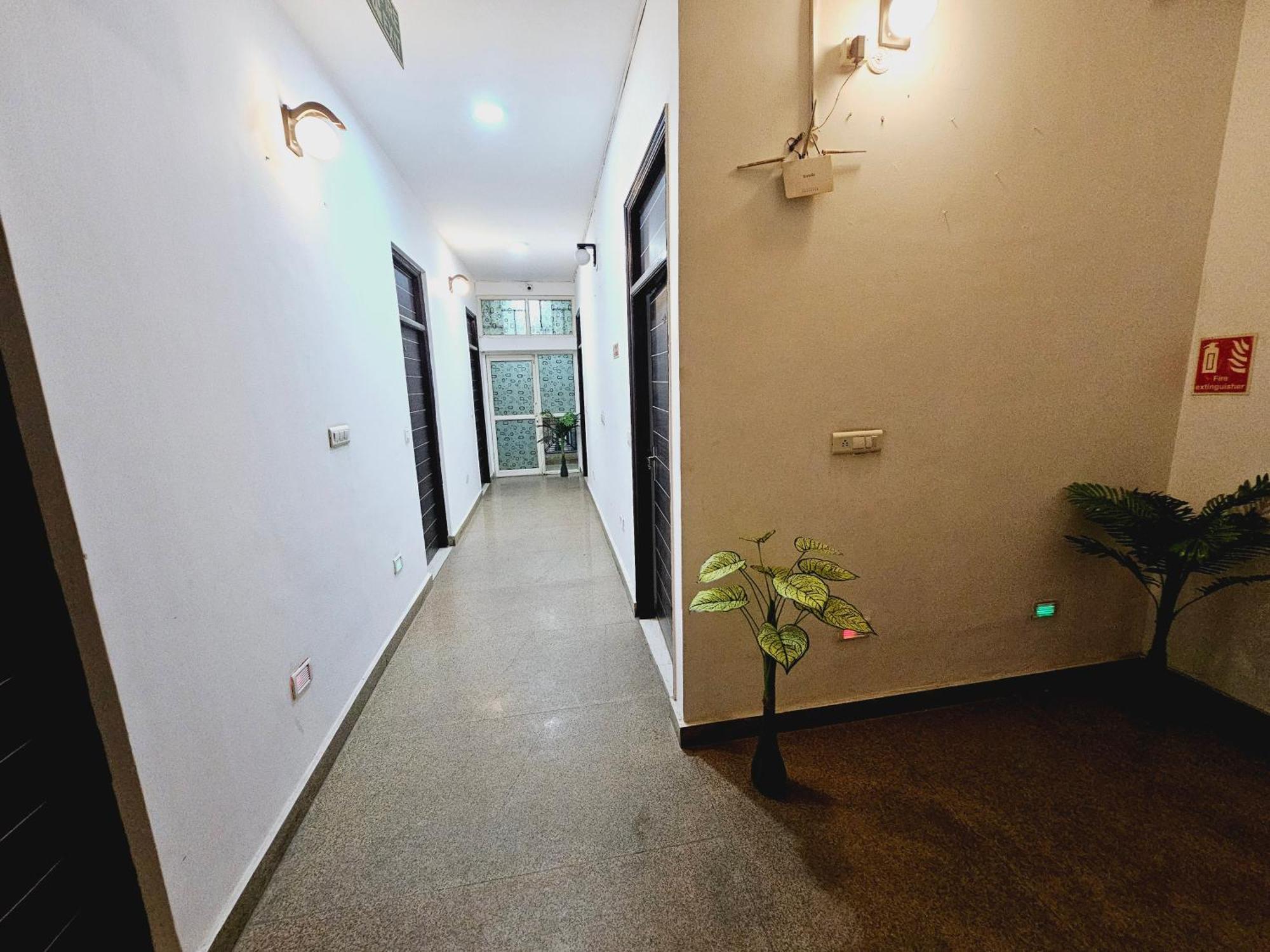 Hotel Tulip Near Delhi Airport Yeni Delhi Dış mekan fotoğraf