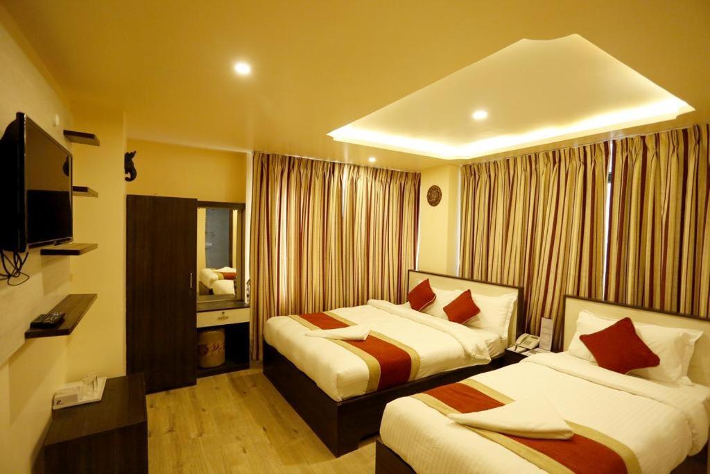 Hotel Tulip Near Delhi Airport Yeni Delhi Dış mekan fotoğraf
